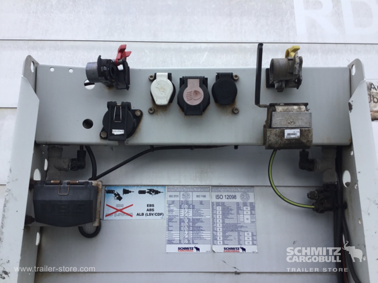 SCHMITZ Dryfreight Standard - Koffer Auflieger: das Bild 3 SCHMITZ Dryfreight Standard - Koffer Auflieger: das Bild 3