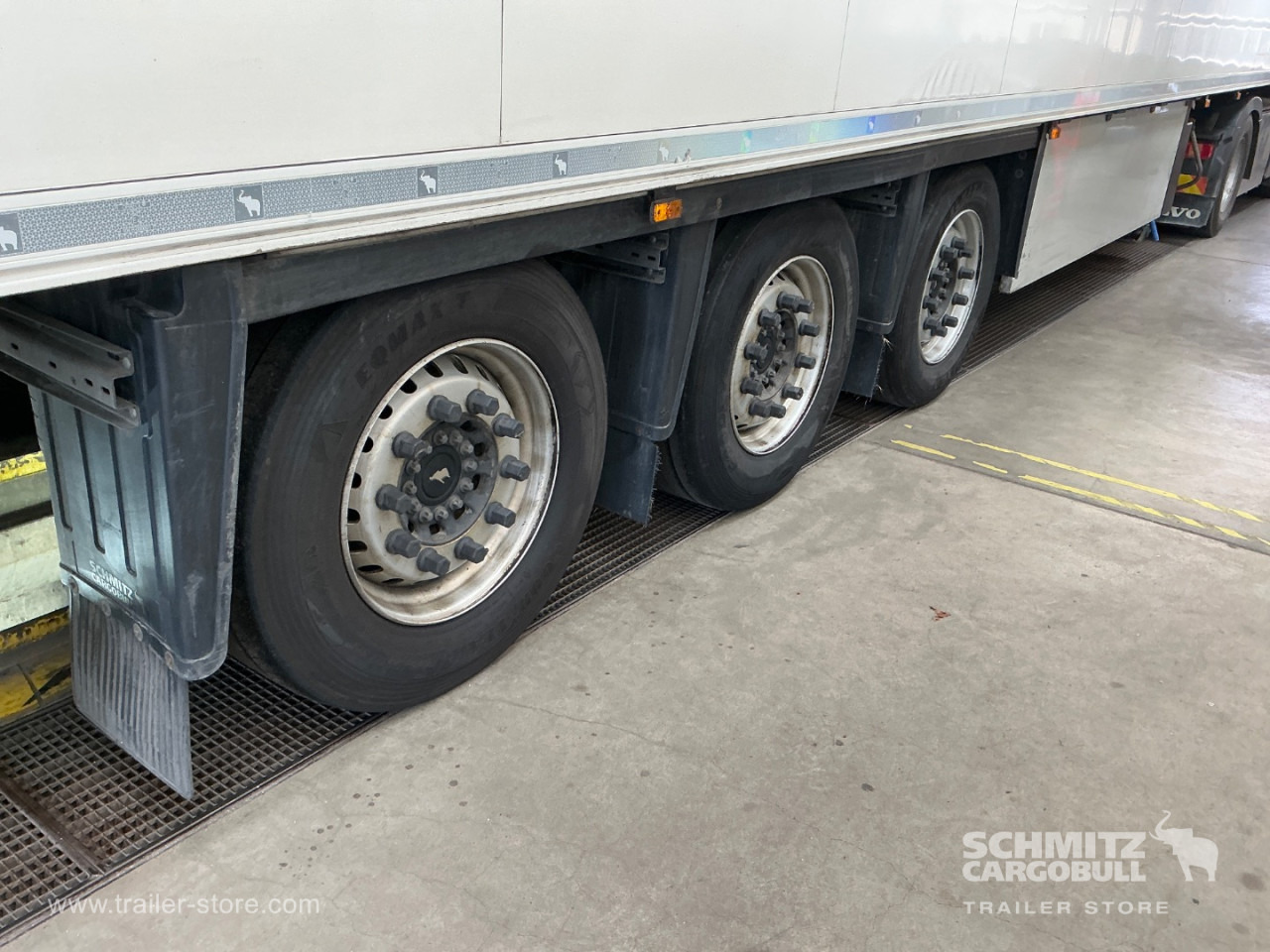 SCHMITZ Reefer Meat hanging system - Isotherm Auflieger: das Bild 3 SCHMITZ Reefer Meat hanging system - Isotherm Auflieger: das Bild 3