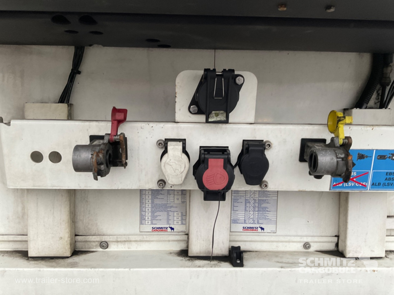 SCHMITZ Reefer Multitemp Double deck - Isotherm Auflieger: das Bild 4 SCHMITZ Reefer Multitemp Double deck - Isotherm Auflieger: das Bild 4