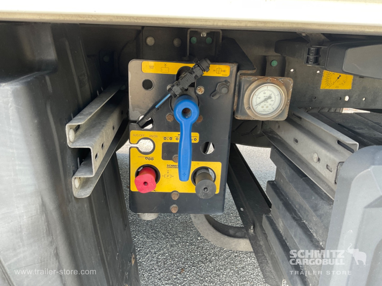 SCHMITZ Reefer Standard Double deck - Isotherm Auflieger: das Bild 2 SCHMITZ Reefer Standard Double deck - Isotherm Auflieger: das Bild 2