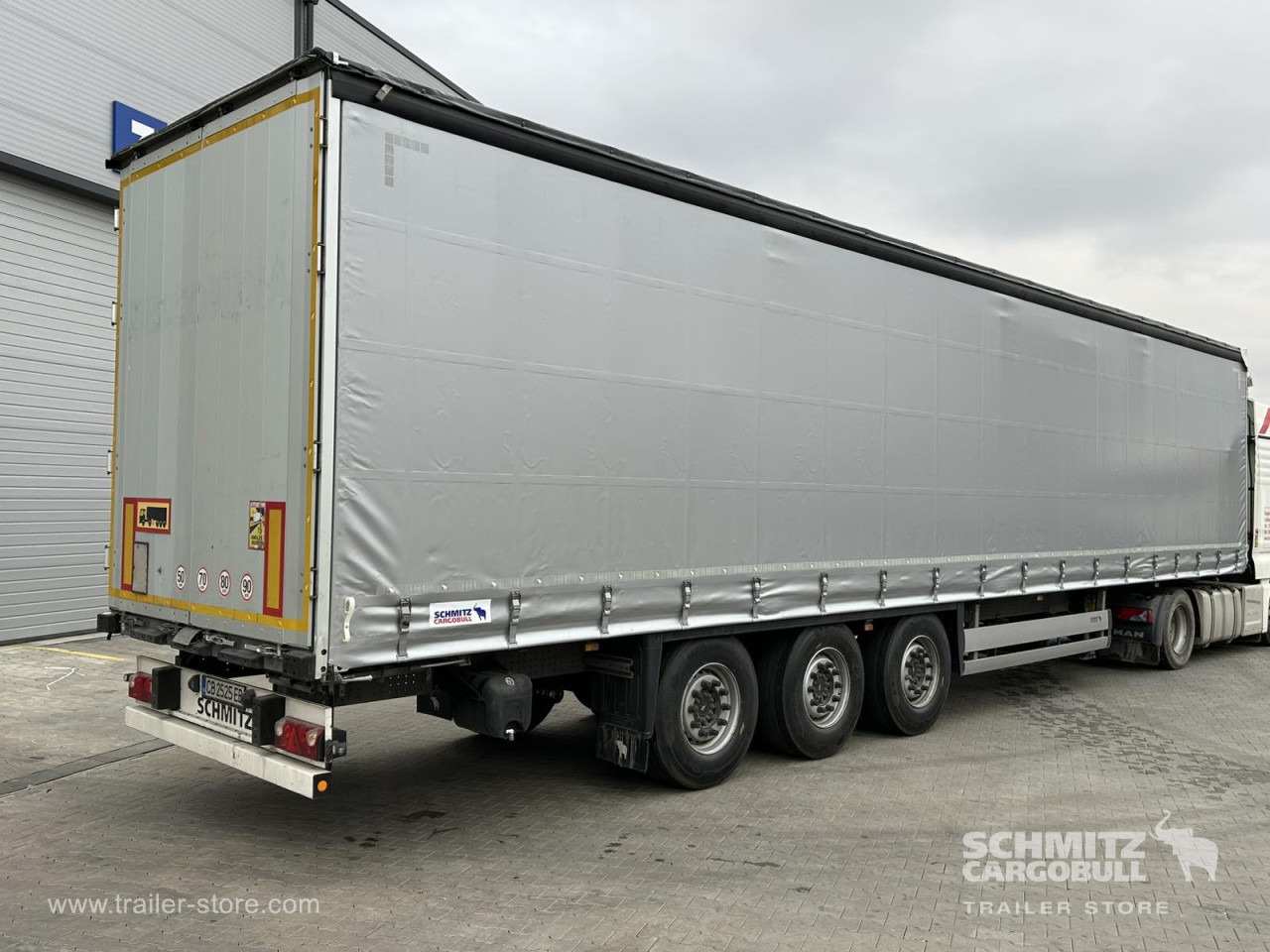 SCHMITZ Curtainsider Standard - Planenauflieger: das Bild 2 SCHMITZ Curtainsider Standard - Planenauflieger: das Bild 2