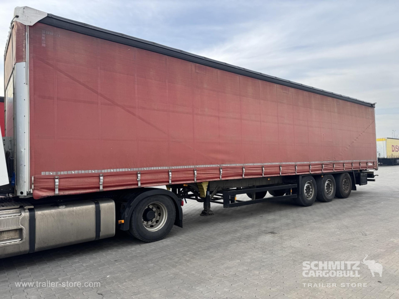 SCHMITZ Curtainsider Standard - Planenauflieger: das Bild 4 SCHMITZ Curtainsider Standard - Planenauflieger: das Bild 4
