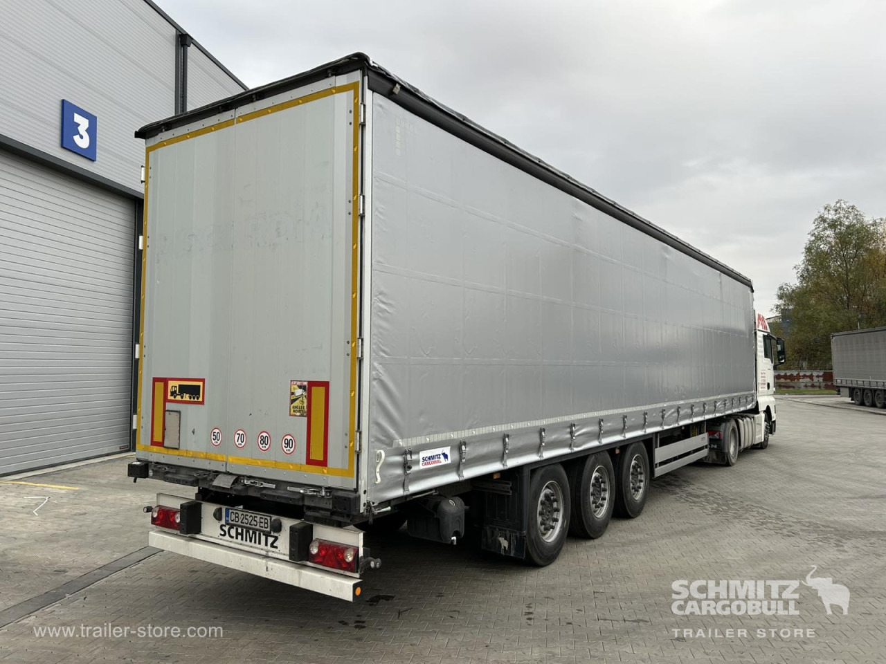 SCHMITZ Curtainsider Standard - Planenauflieger: das Bild 4 SCHMITZ Curtainsider Standard - Planenauflieger: das Bild 4