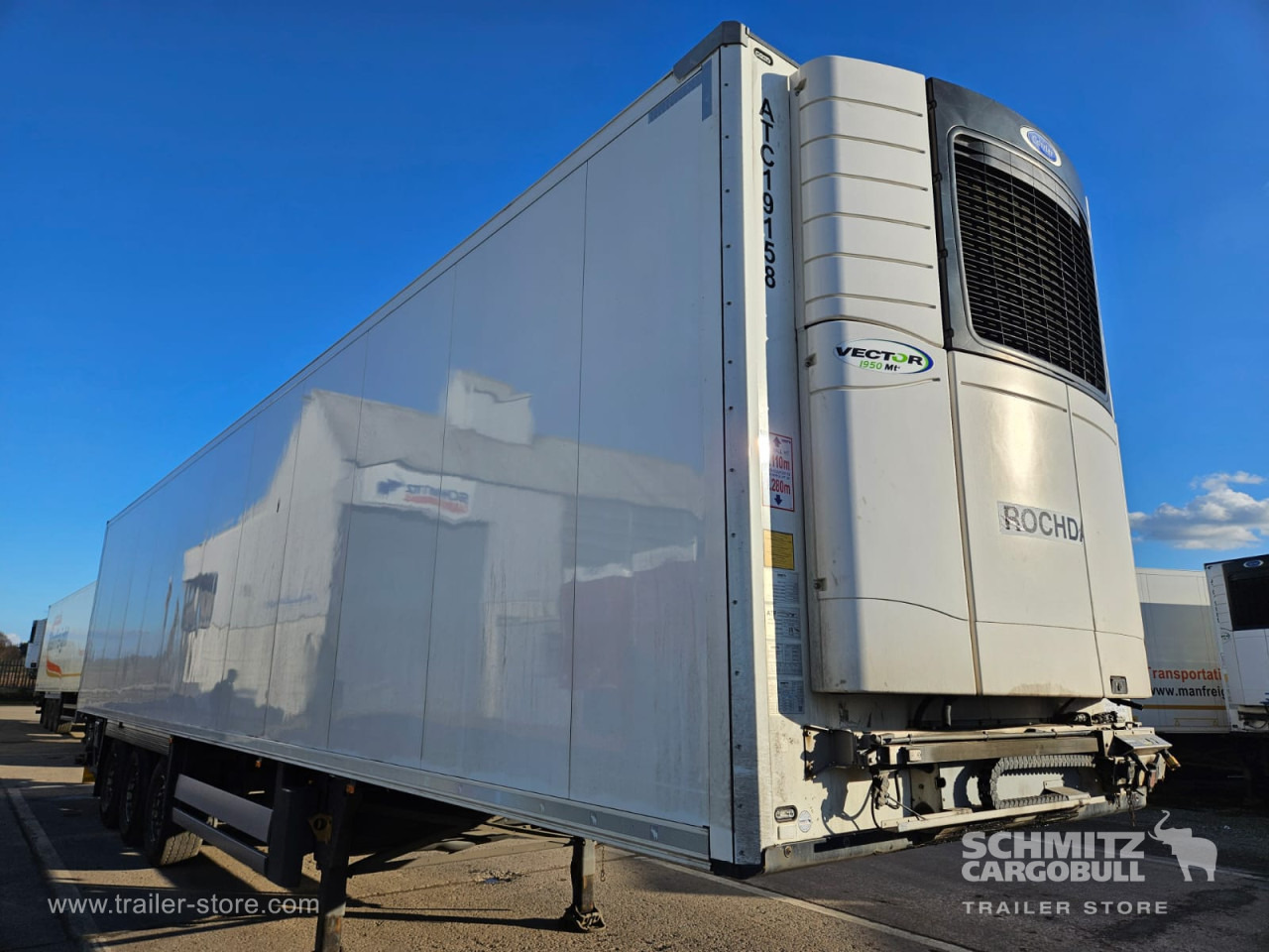 SCHMITZ Reefer Multitemp Taillift - Isotherm Auflieger: das Bild 1 SCHMITZ Reefer Multitemp Taillift - Isotherm Auflieger: das Bild 1