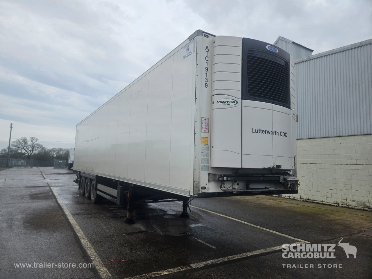 SCHMITZ Reefer Multitemp Taillift - Isotherm Auflieger: das Bild 1 SCHMITZ Reefer Multitemp Taillift - Isotherm Auflieger: das Bild 1