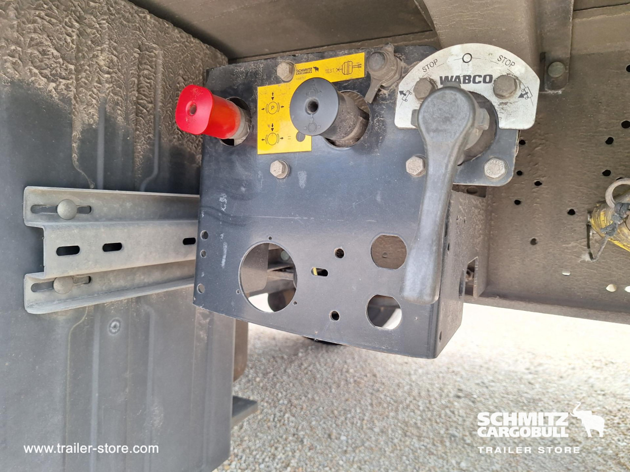 SCHMITZ Curtainsider Mega - Planenauflieger: das Bild 4 SCHMITZ Curtainsider Mega - Planenauflieger: das Bild 4