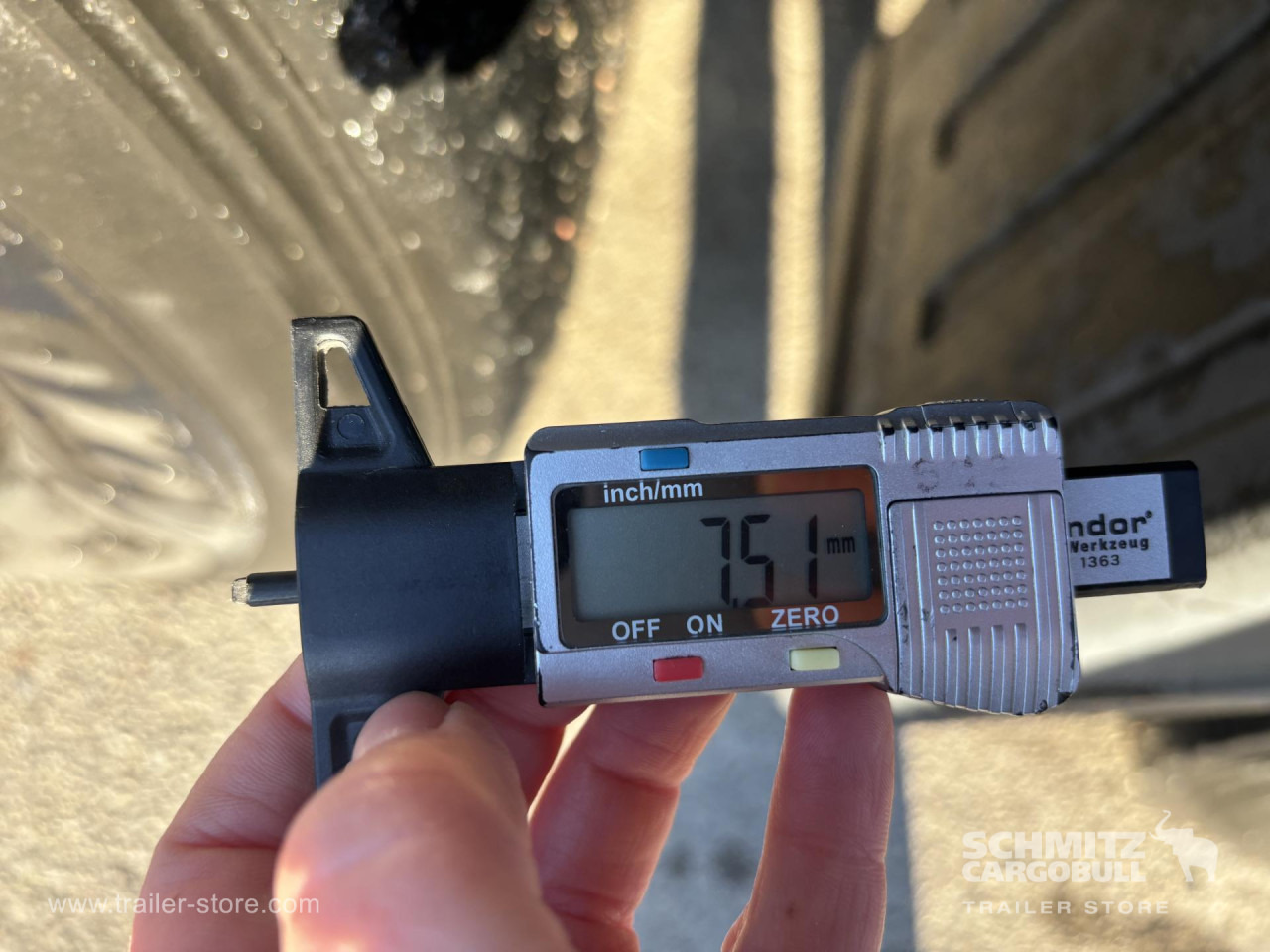 SCHMITZ Curtainsider Mega - Planenauflieger: das Bild 3 SCHMITZ Curtainsider Mega - Planenauflieger: das Bild 3