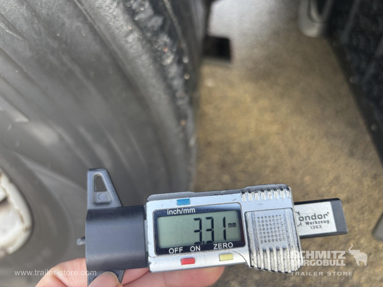 SCHMITZ Curtainsider Mega - Planenauflieger: das Bild 4 SCHMITZ Curtainsider Mega - Planenauflieger: das Bild 4