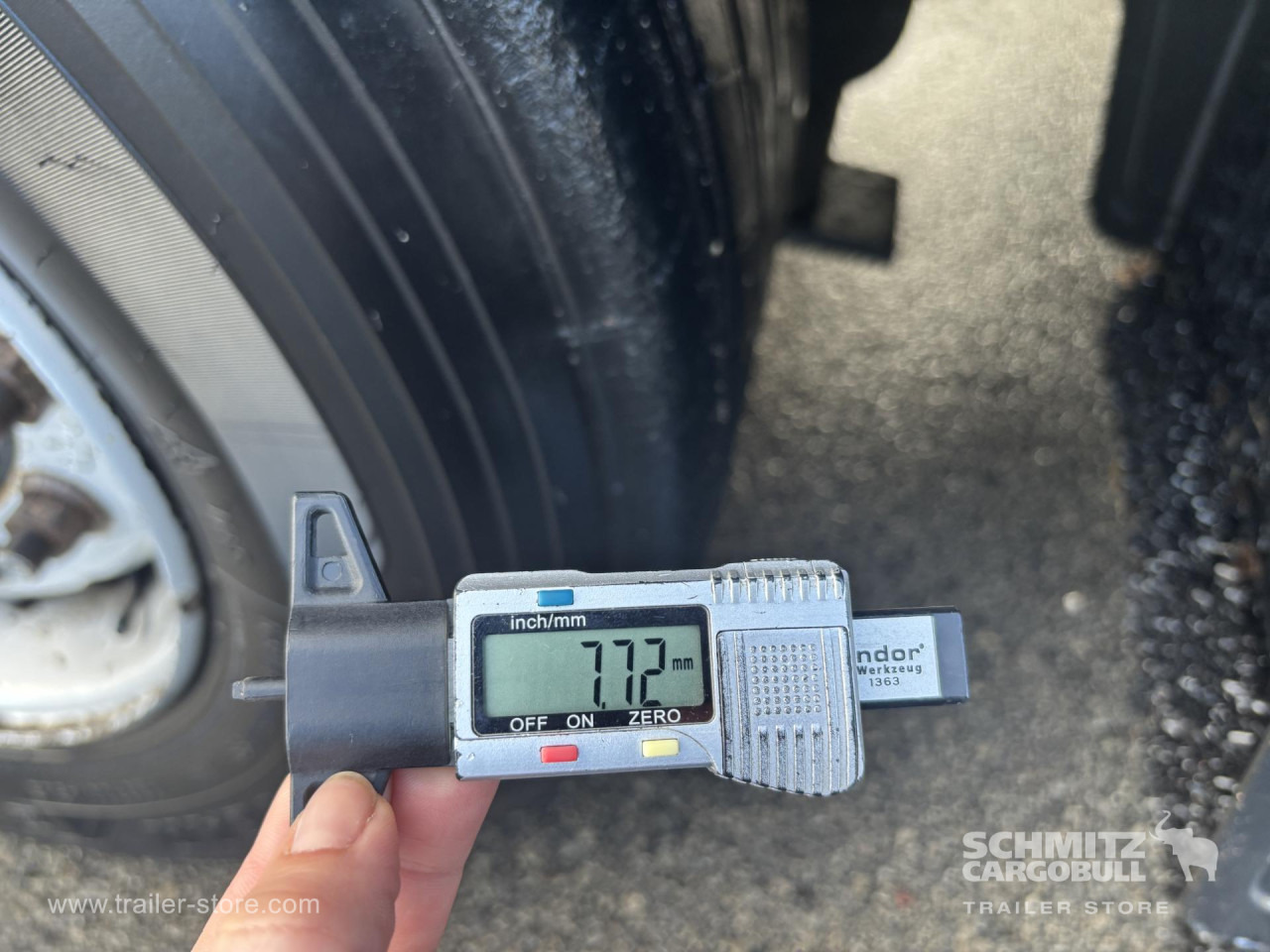 SCHMITZ Curtainsider Mega - Planenauflieger: das Bild 4 SCHMITZ Curtainsider Mega - Planenauflieger: das Bild 4