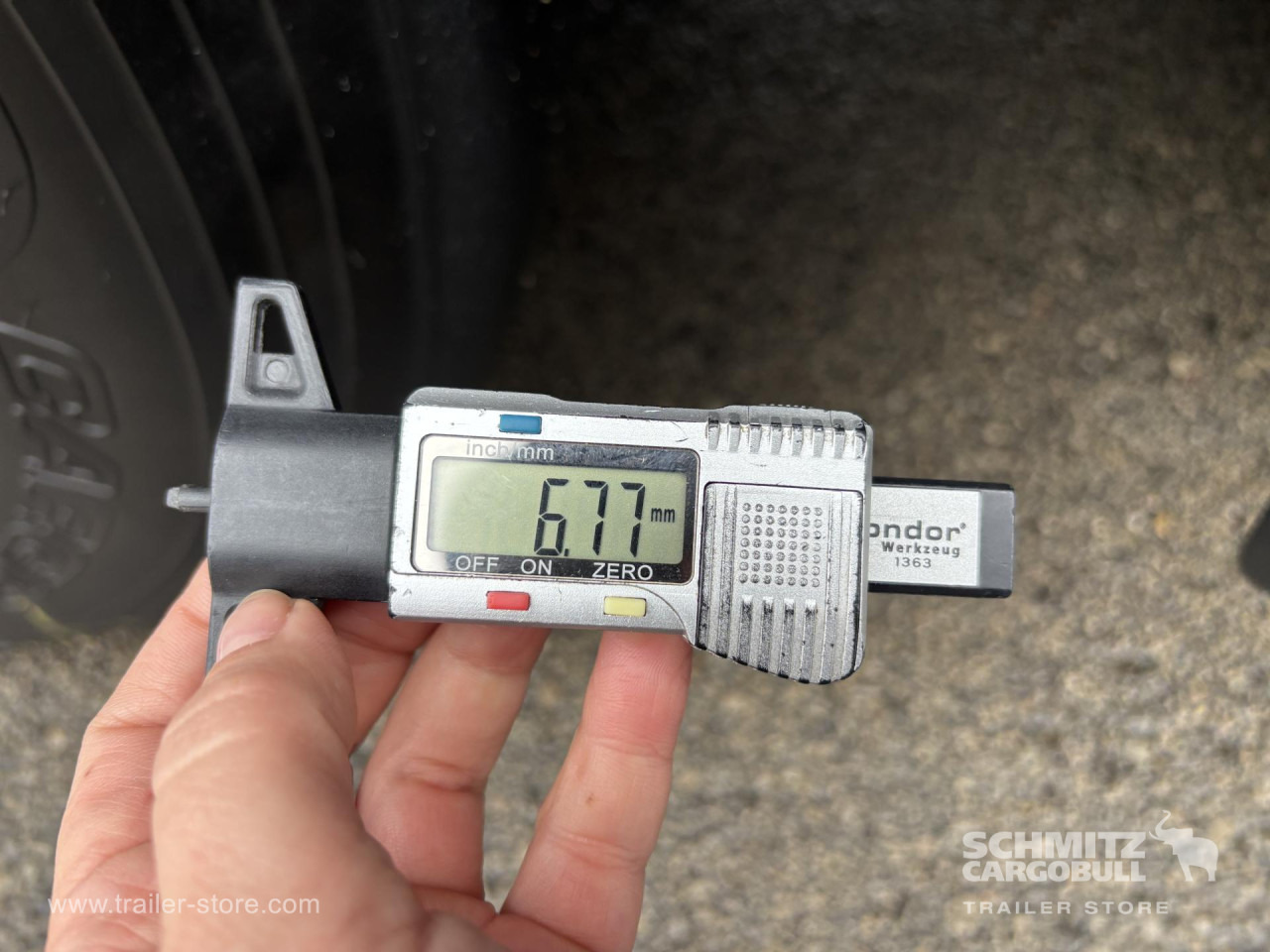 SCHMITZ Curtainsider Mega - Planenauflieger: das Bild 4 SCHMITZ Curtainsider Mega - Planenauflieger: das Bild 4