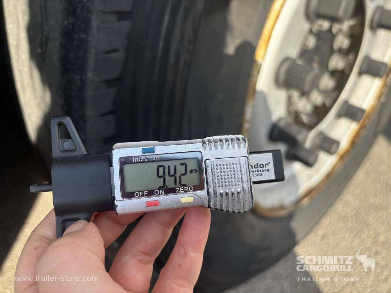 SCHMITZ Curtainsider Standard - Planenauflieger: das Bild 4 SCHMITZ Curtainsider Standard - Planenauflieger: das Bild 4