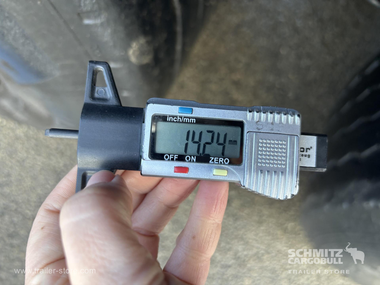 SCHMITZ Curtainsider Standard - Planenauflieger: das Bild 4 SCHMITZ Curtainsider Standard - Planenauflieger: das Bild 4