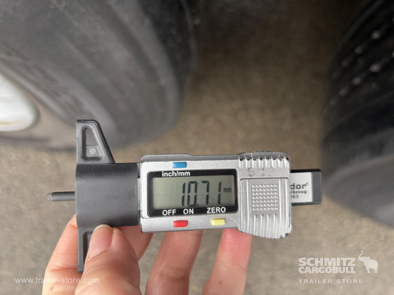 SCHMITZ Curtainsider Standard - Planenauflieger: das Bild 2 SCHMITZ Curtainsider Standard - Planenauflieger: das Bild 2