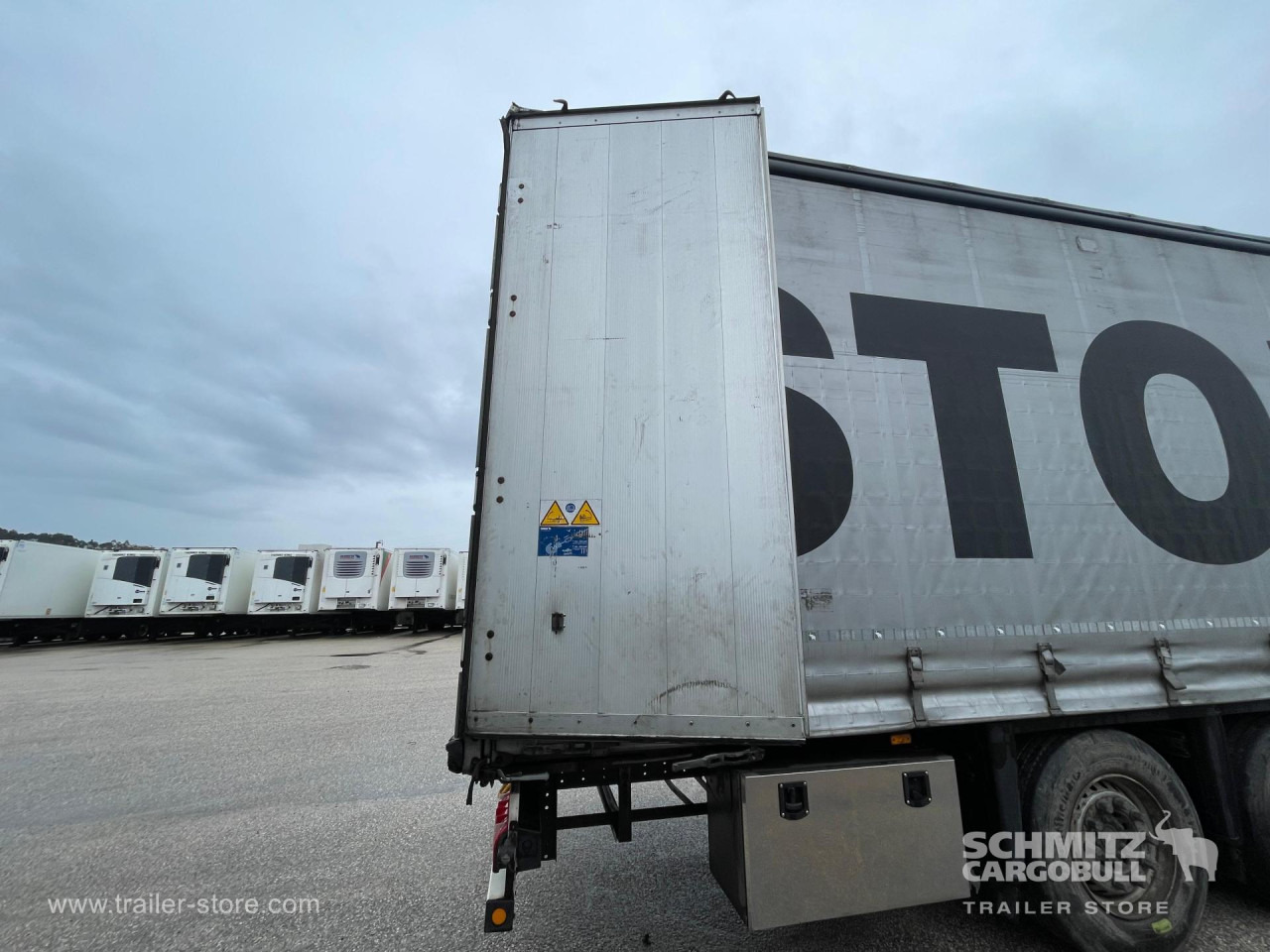 SCHMITZ Curtainsider Standard - Planenauflieger: das Bild 4 SCHMITZ Curtainsider Standard - Planenauflieger: das Bild 4