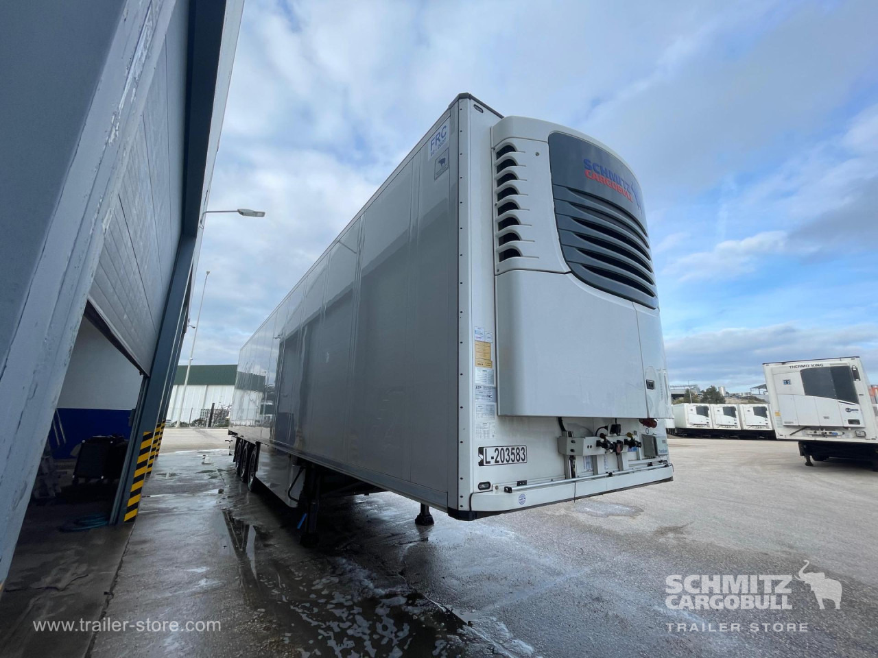 SCHMITZ Reefer Multitemp - Isotherm Auflieger: das Bild 1 SCHMITZ Reefer Multitemp - Isotherm Auflieger: das Bild 1