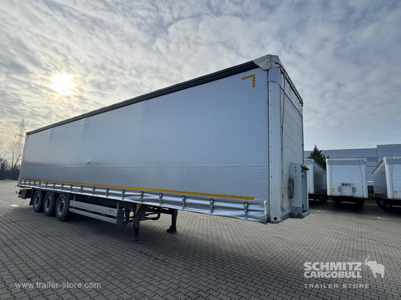 SCHMITZ Curtainsider Standard - Planenauflieger: das Bild 1 SCHMITZ Curtainsider Standard - Planenauflieger: das Bild 1