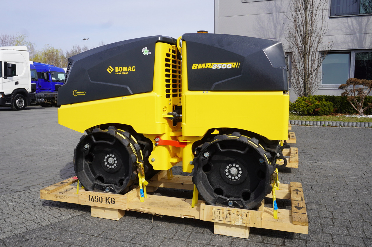 BOMAG BMP 8500 brand-new trench roller / Remote Control / 4 units - Straßenwalze: das Bild 5 BOMAG BMP 8500 brand-new trench roller / Remote Control / 4 units - Straßenwalze: das Bild 5