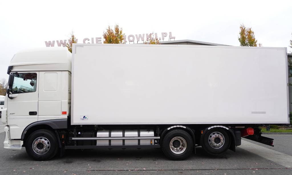DAF XF 450 6×2 E6 / Refrigerator Lacapitaine / ATP/FRC to 2027 / 18 pallets - Kühlkoffer LKW: das Bild 4 DAF XF 450 6×2 E6 / Refrigerator Lacapitaine / ATP/FRC to 2027 / 18 pallets - Kühlkoffer LKW: das Bild 4