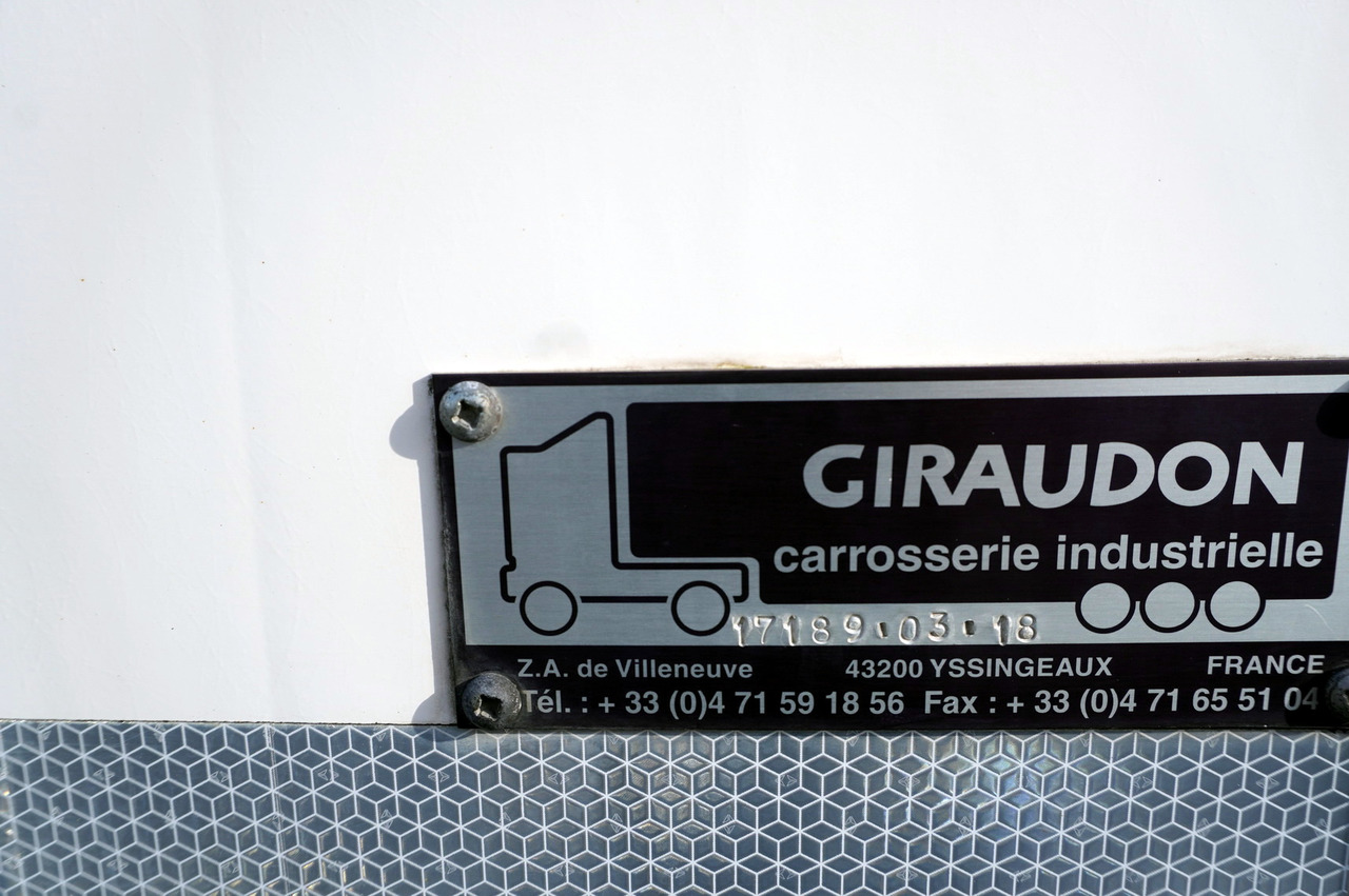 Kofferaufbau Giraudon 120.190: das Bild 7