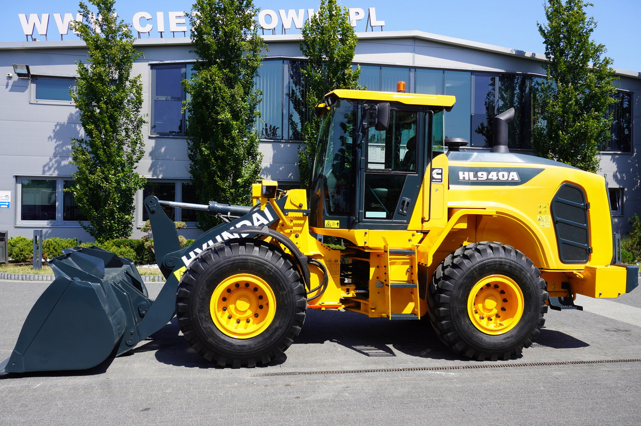 HYUNDAI HL940A articulated loader / year 2021 / weight 13.5t year of production 2021 - Radlader: das Bild 3 HYUNDAI HL940A articulated loader / year 2021 / weight 13.5t year of production 2021 - Radlader: das Bild 3