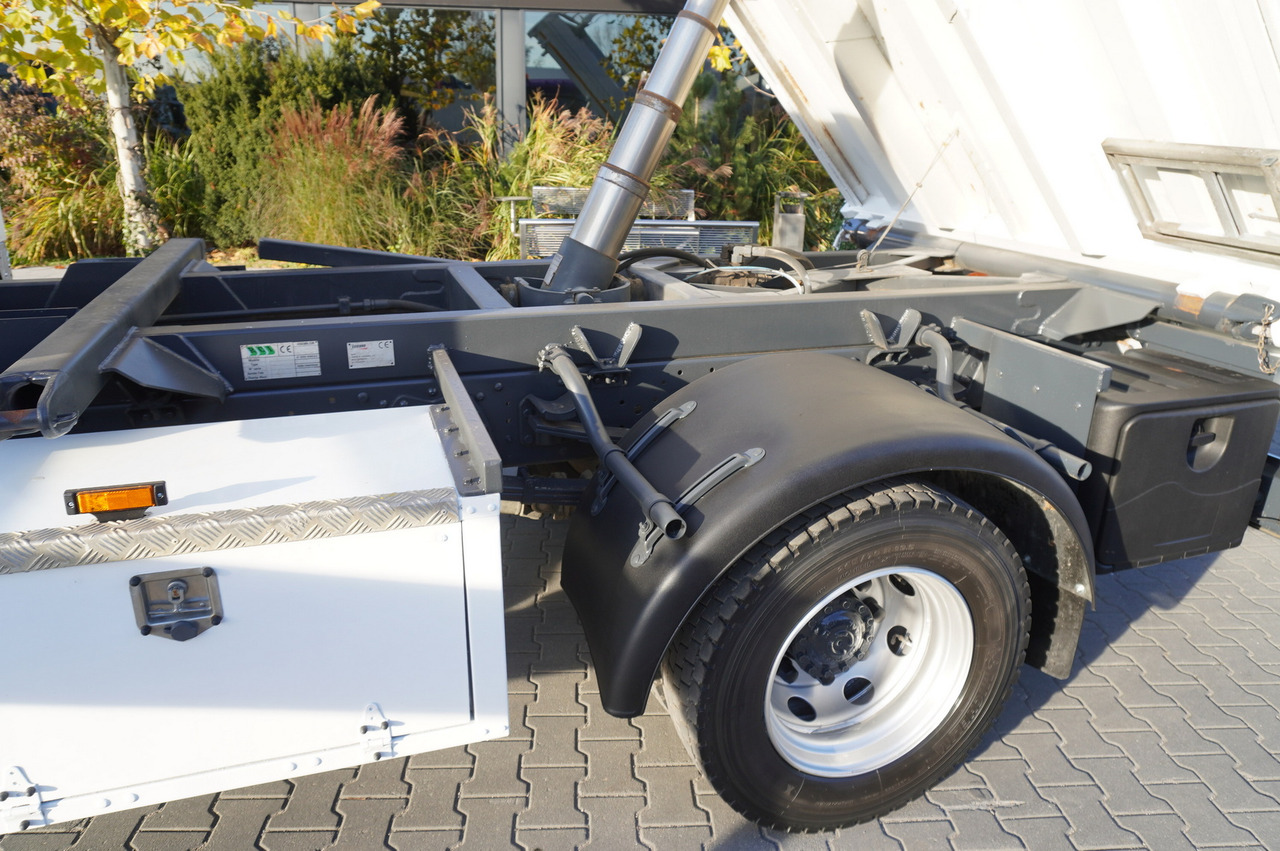 Autokran IVECO Eurocargo 120E18 Crane Palfinger / 3-way tipper / sleeper cab: das Bild 12
