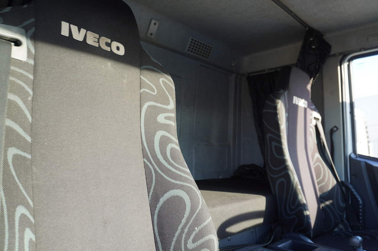 Autokran IVECO Eurocargo 120E18 Crane Palfinger / 3-way tipper / sleeper cab: das Bild 17