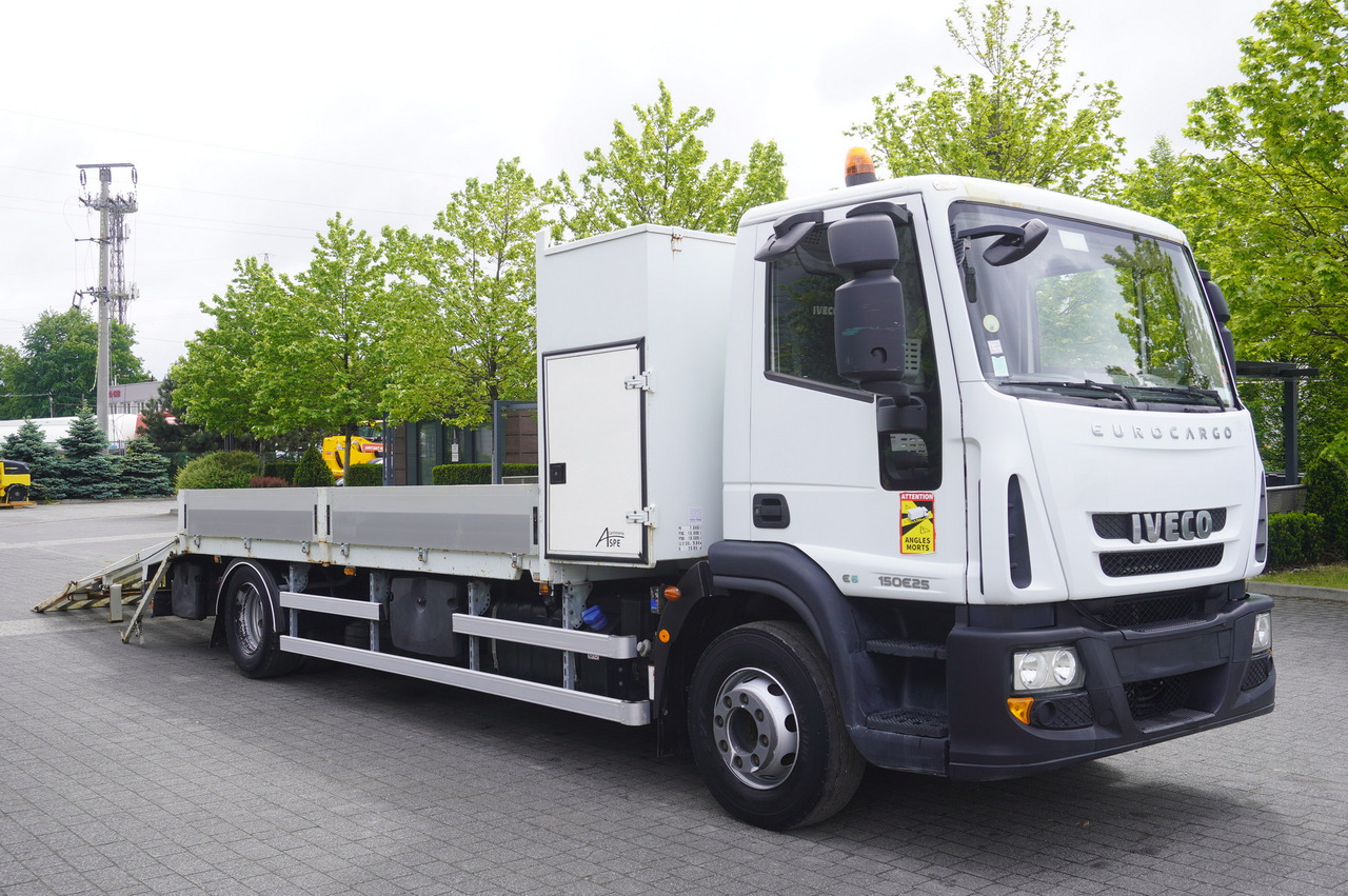 IVECO Eurocargo 150 E25 / 90 tho. km !!! / Tow truck - Abschleppwagen: das Bild 2 IVECO Eurocargo 150 E25 / 90 tho. km !!! / Tow truck - Abschleppwagen: das Bild 2