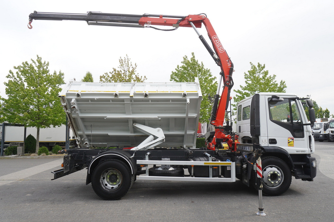 Kipper, Autokran IVECO Eurocargo 160-250 / Fassi F95 crane / 120 tho. km / 3-sided tipper: das Bild 16