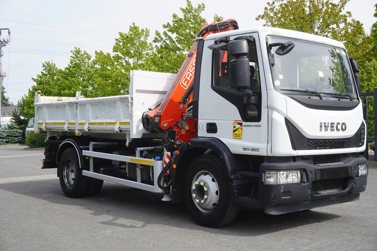 Kipper, Autokran IVECO Eurocargo 160-250 / Fassi F95 crane / 120 tho. km / 3-sided tipper: das Bild 12