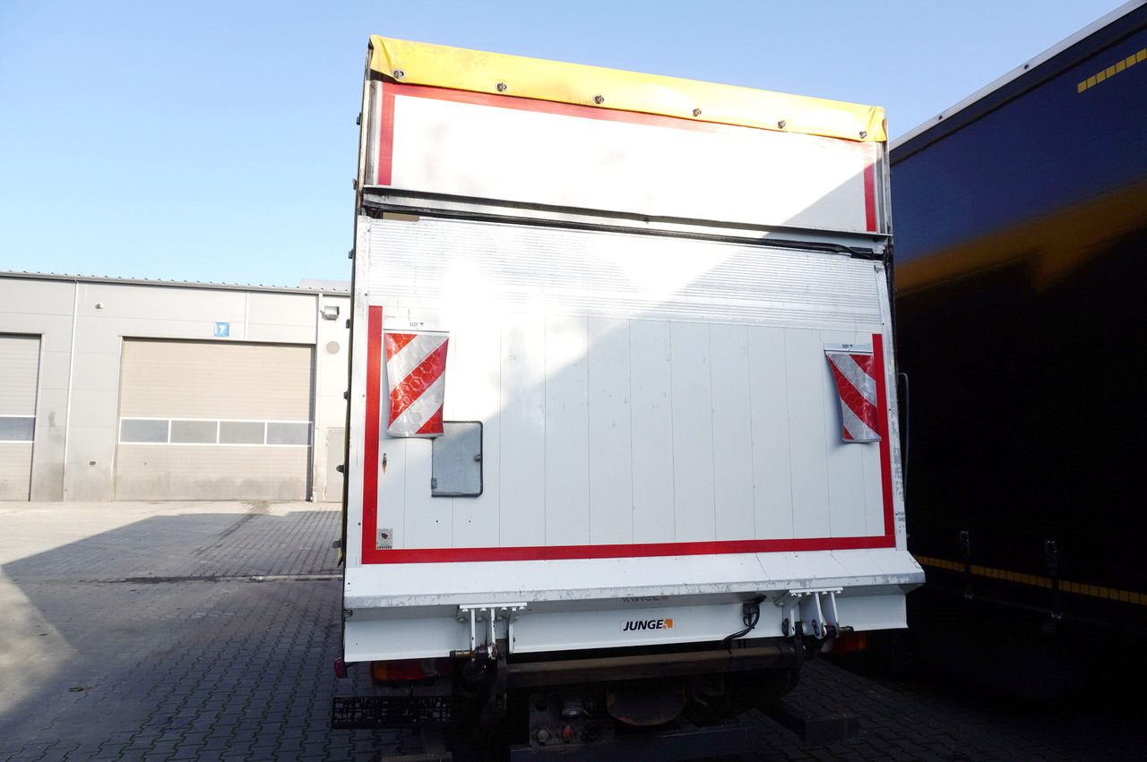 JUNGE Body Tarpaulin JUNGE / 18 Europallets / 2015 - Planenaufbau: das Bild 5 JUNGE Body Tarpaulin JUNGE / 18 Europallets / 2015 - Planenaufbau: das Bild 5