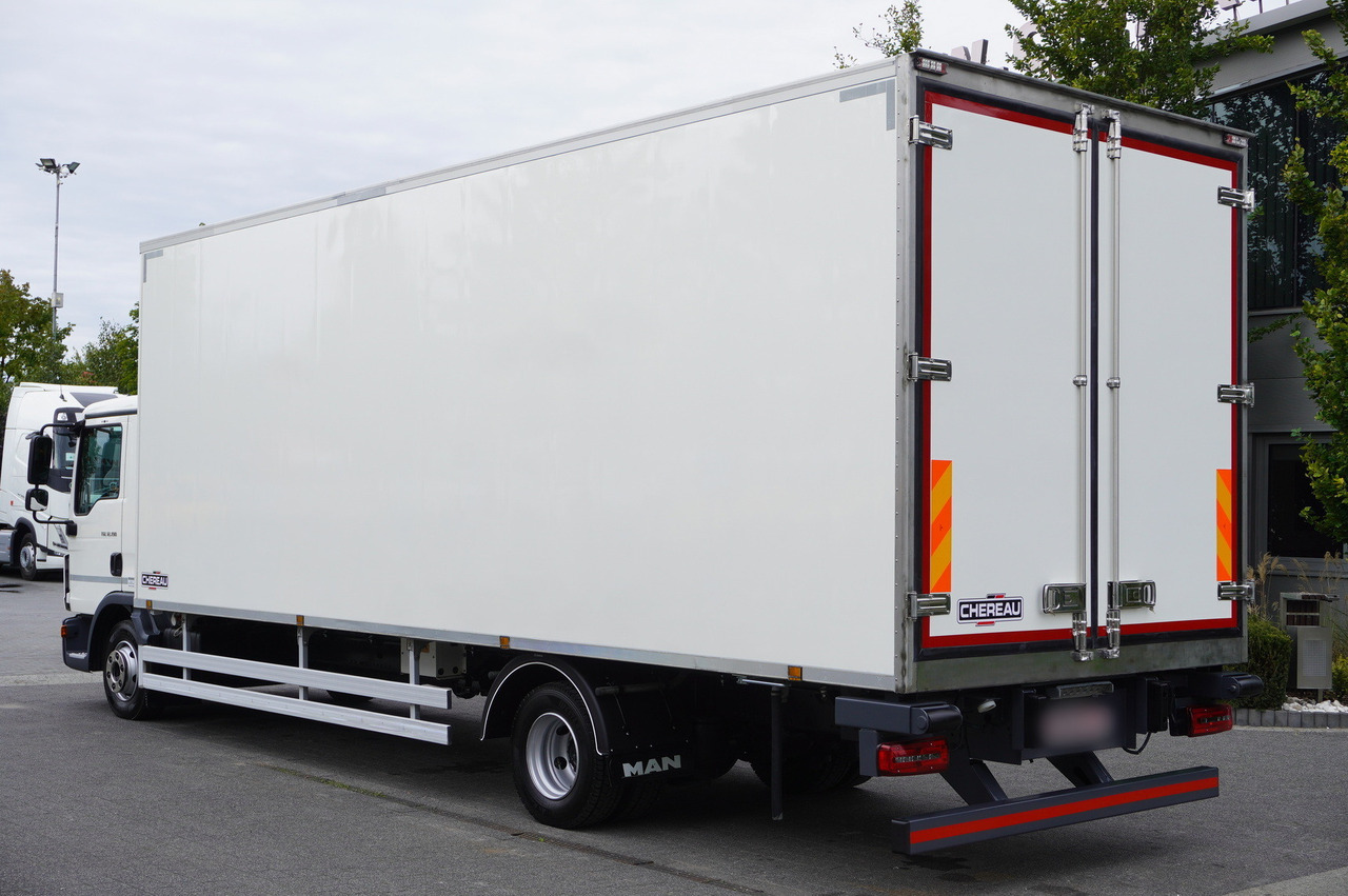 MAN TGL 12.190 / CHEREAU Refrigerator 18 PAL multitemperature / Thermoking T-1200R / 100,000 km - Kühlkoffer LKW: das Bild 4 MAN TGL 12.190 / CHEREAU Refrigerator 18 PAL multitemperature / Thermoking T-1200R / 100,000 km - Kühlkoffer LKW: das Bild 4