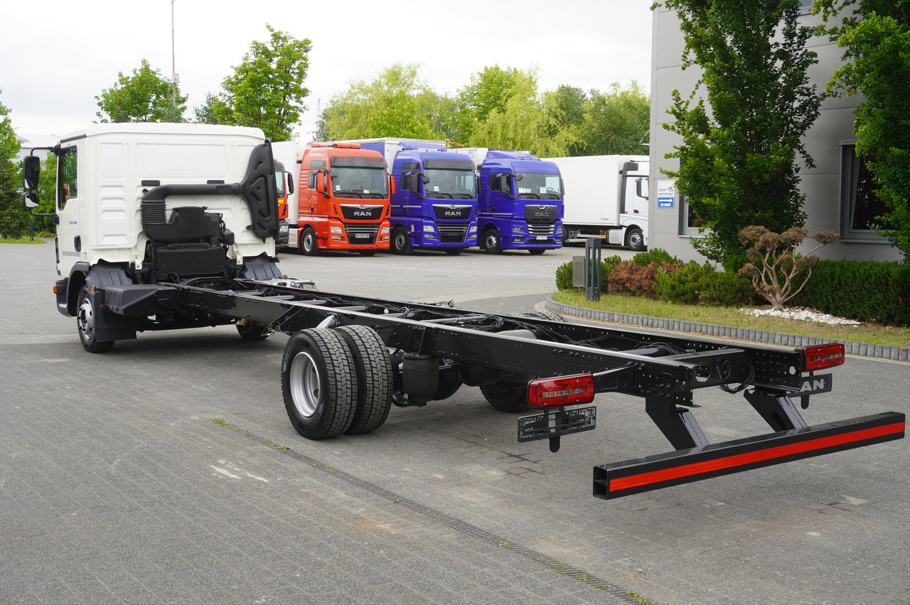 MAN TGL 12.190 / Chassis 8 m / 100 tho. km - Fahrgestell LKW: das Bild 4 MAN TGL 12.190 / Chassis 8 m / 100 tho. km - Fahrgestell LKW: das Bild 4