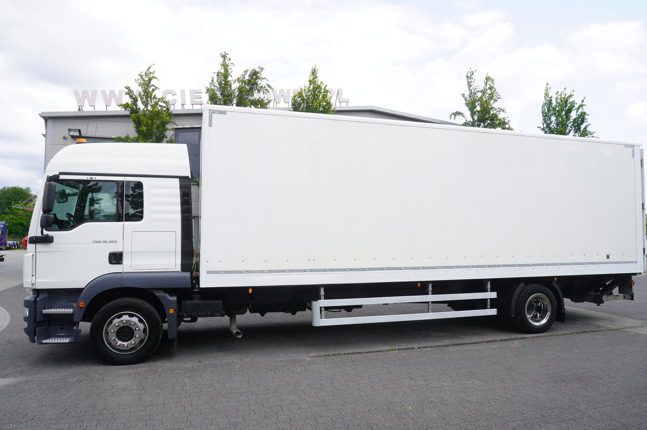 MAN TGM 18.320 / 21 EPAL box / 180 tho. km / Dhollandia 2500 kg / sleeping cab - Koffer LKW: das Bild 5 MAN TGM 18.320 / 21 EPAL box / 180 tho. km / Dhollandia 2500 kg / sleeping cab - Koffer LKW: das Bild 5