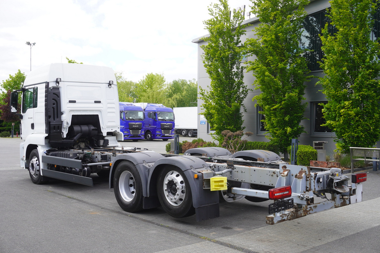 MAN TGS 26.420 / 7.5 m chassis / 14.5 t load cap. / Sleeping cab - Fahrgestell LKW: das Bild 3 MAN TGS 26.420 / 7.5 m chassis / 14.5 t load cap. / Sleeping cab - Fahrgestell LKW: das Bild 3