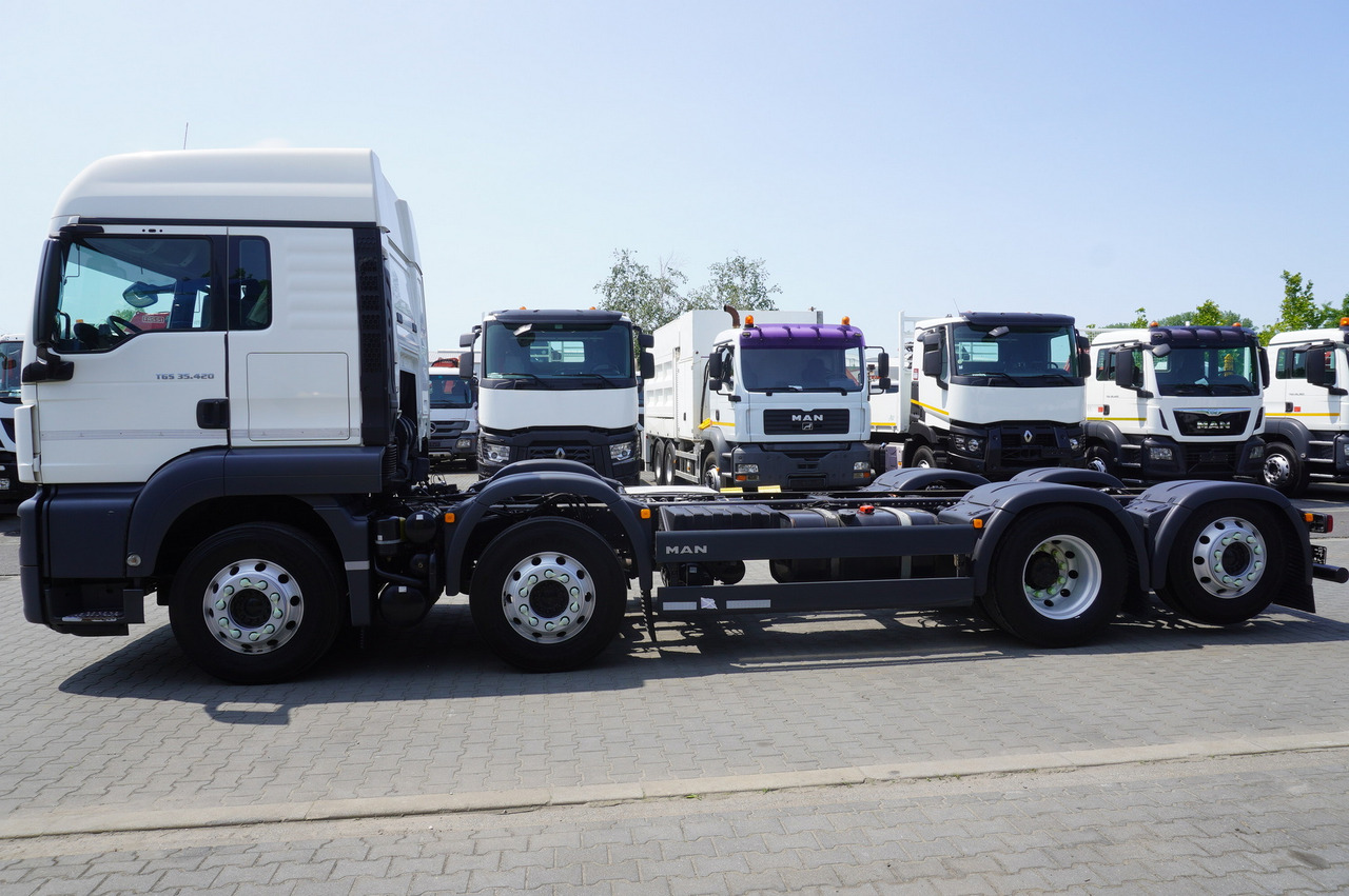 MAN TGS 35.420 8x2 / Chassis 6.4 m / 3 steered axles - Autokran: das Bild 3 MAN TGS 35.420 8x2 / Chassis 6.4 m / 3 steered axles - Autokran: das Bild 3