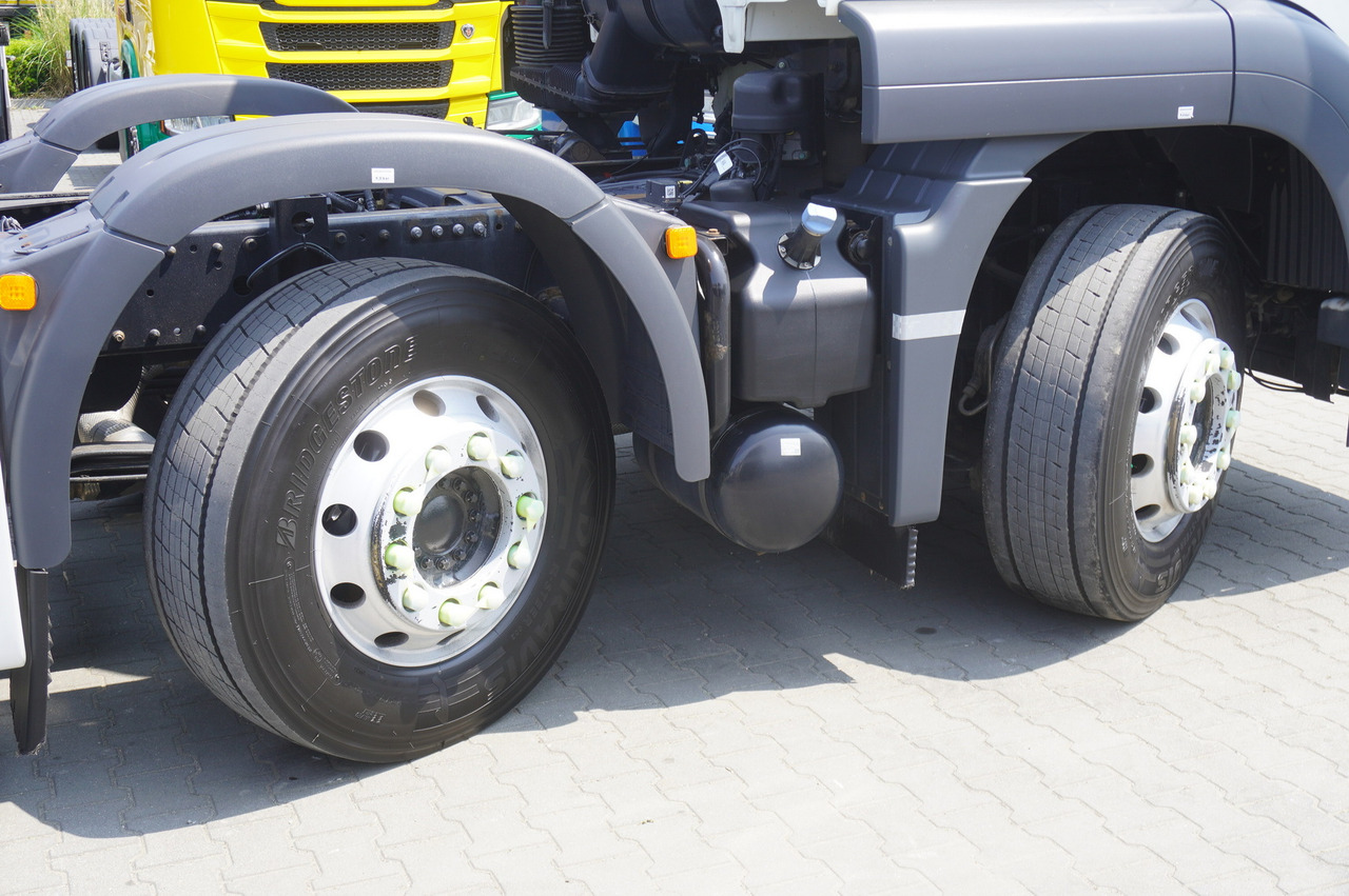 Fahrgestell LKW MAN TGS 35.420 8x2 / Chassis 6.4 m / 3 steered axles: das Bild 11