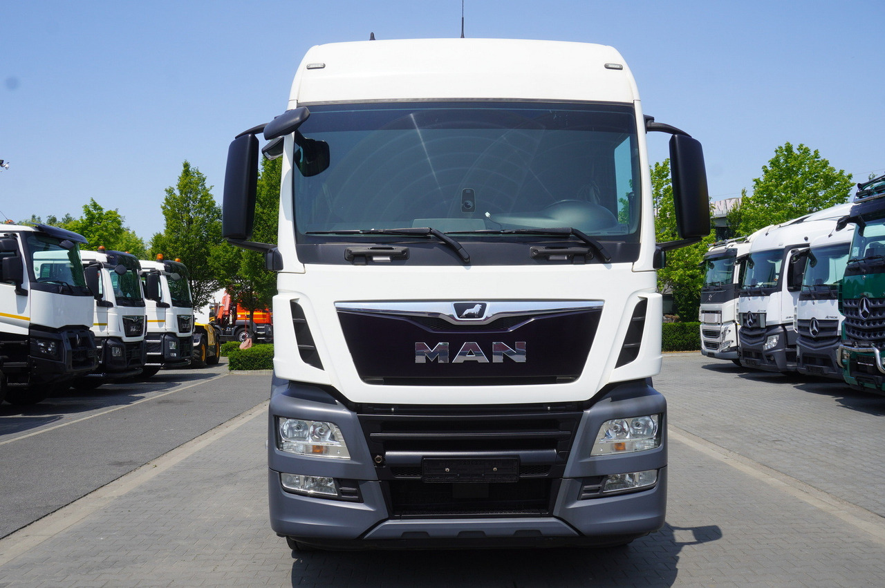 Fahrgestell LKW MAN TGS 35.420 8x2 / Chassis 6.4 m / 3 steered axles: das Bild 8