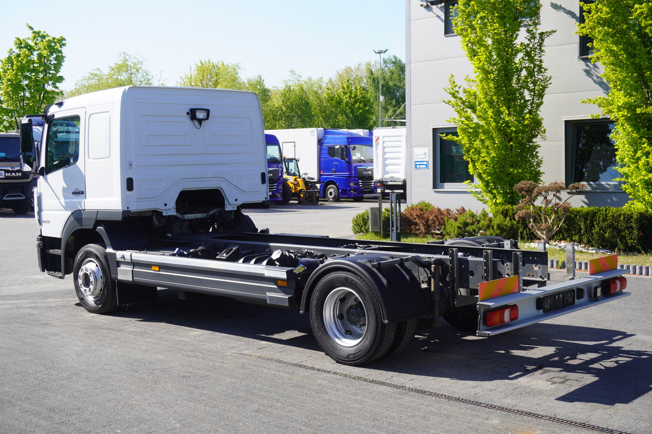 MERCEDES-BENZ 1223 / Full ADR / 440 cm chassis / Sleeper cab / 175 tho. km - Fahrgestell LKW: das Bild 5 MERCEDES-BENZ 1223 / Full ADR / 440 cm chassis / Sleeper cab / 175 tho. km - Fahrgestell LKW: das Bild 5