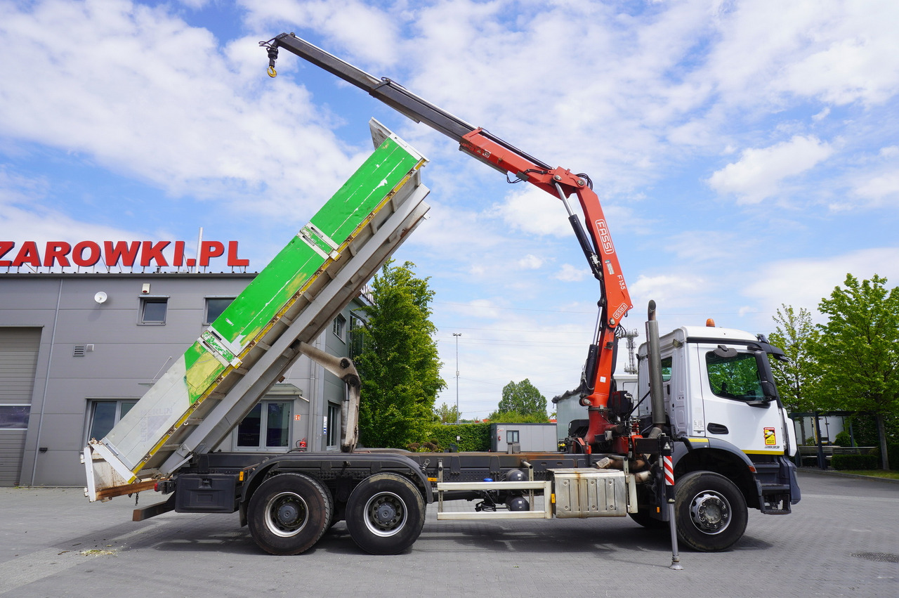 MERCEDES-BENZ AROCS 2633 6x4 / 5.5 T crane FASSI F135 / Tipper 15 EPAL - Autokran: das Bild 4 MERCEDES-BENZ AROCS 2633 6x4 / 5.5 T crane FASSI F135 / Tipper 15 EPAL - Autokran: das Bild 4