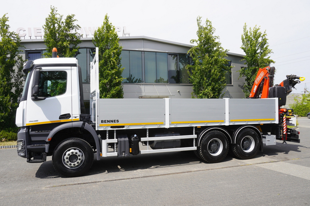 MERCEDES-BENZ AROCS 2636 Flatbed / HDS FASSI F175 7.7 T / 150,000 km - Mobilkran: das Bild 5 MERCEDES-BENZ AROCS 2636 Flatbed / HDS FASSI F175 7.7 T / 150,000 km - Mobilkran: das Bild 5
