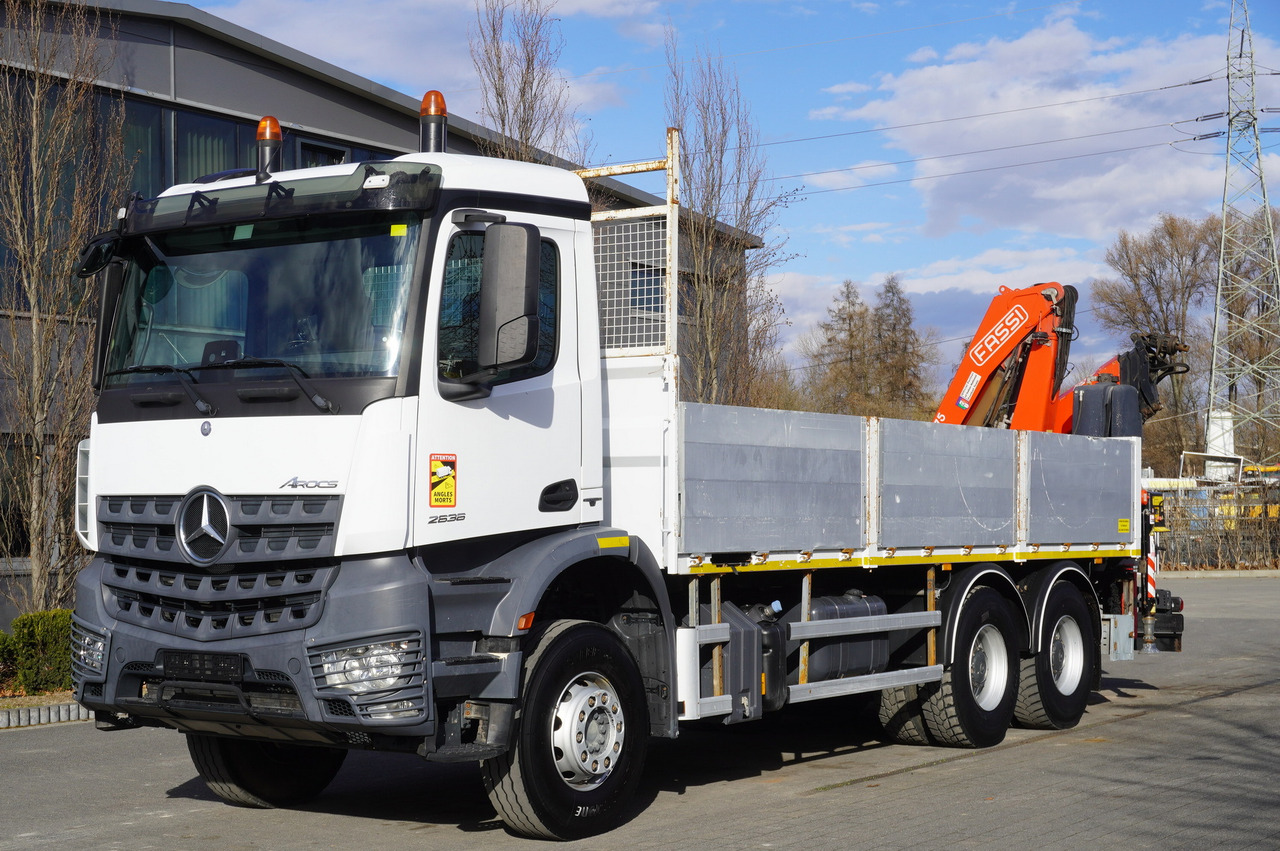 MERCEDES-BENZ AROCS 2636 Flatbed / HDS FASSI F175 7.7 T / 150,000 km - Mobilkran: das Bild 2 MERCEDES-BENZ AROCS 2636 Flatbed / HDS FASSI F175 7.7 T / 150,000 km - Mobilkran: das Bild 2