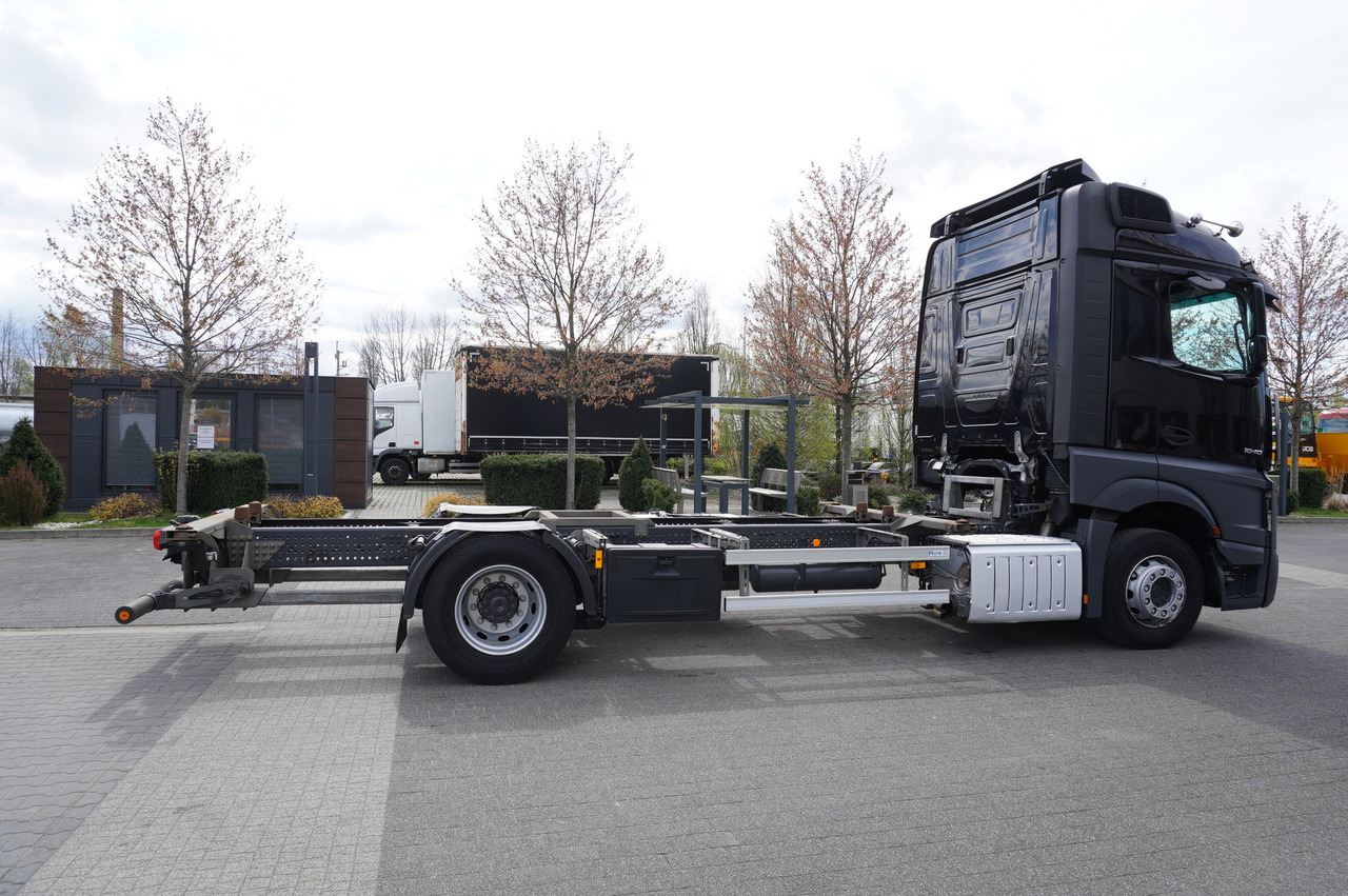 MERCEDES-BENZ Actros 1840 E6 4x2 / Lounge chair BDF - Fahrgestell LKW: das Bild 3 MERCEDES-BENZ Actros 1840 E6 4x2 / Lounge chair BDF - Fahrgestell LKW: das Bild 3