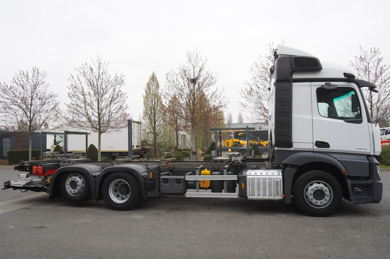 MERCEDES-BENZ Actros 2545 6×2 MP5 / ADR / several units - Containerwagen/ Wechselfahrgestell LKW: das Bild 2 MERCEDES-BENZ Actros 2545 6×2 MP5 / ADR / several units - Containerwagen/ Wechselfahrgestell LKW: das Bild 2