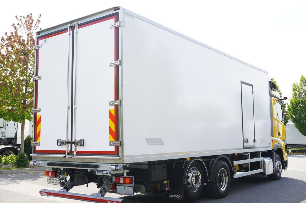 MERCEDES-BENZ Actros 2545 MP5 6×2 E6 / NEW Igloocar refrigerator / 19 pallets / Carrier Supra 850 - Kühlkoffer LKW: das Bild 4 MERCEDES-BENZ Actros 2545 MP5 6×2 E6 / NEW Igloocar refrigerator / 19 pallets / Carrier Supra 850 - Kühlkoffer LKW: das Bild 4