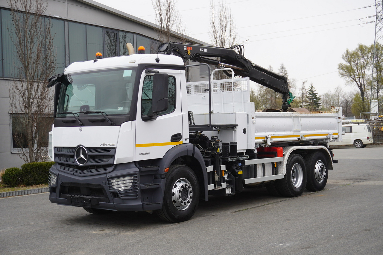MERCEDES-BENZ Antos 2536 / 100,000 km / 3.9 T crane HIAB XS 111 / 2-side tipper / steered axle - Kipper, Autokran: das Bild 3 MERCEDES-BENZ Antos 2536 / 100,000 km / 3.9 T crane HIAB XS 111 / 2-side tipper / steered axle - Kipper, Autokran: das Bild 3