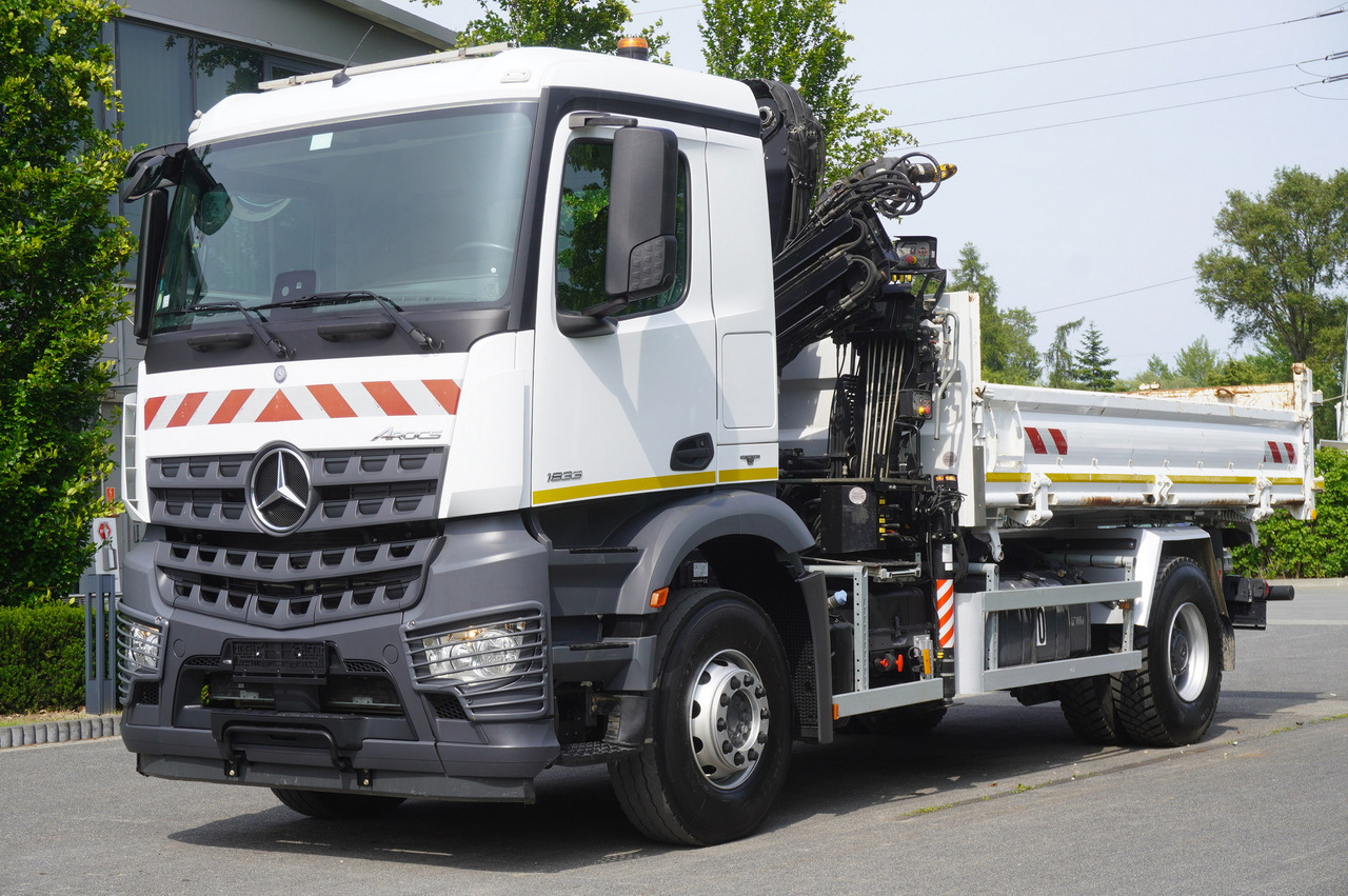 MERCEDES-BENZ Arocs 1833 / 87,000 km!!! / Hds HIAB X-DUO 128 B-2 / three-sided tipper - Autokran, Autokran: das Bild 3 MERCEDES-BENZ Arocs 1833 / 87,000 km!!! / Hds HIAB X-DUO 128 B-2 / three-sided tipper - Autokran, Autokran: das Bild 3