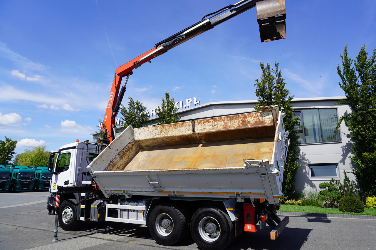 MERCEDES-BENZ Arocs 2636 / 6x4 / HDS Fassi / 3-Way Tipper / Bortmatic - Autokran: das Bild 3 MERCEDES-BENZ Arocs 2636 / 6x4 / HDS Fassi / 3-Way Tipper / Bortmatic - Autokran: das Bild 3