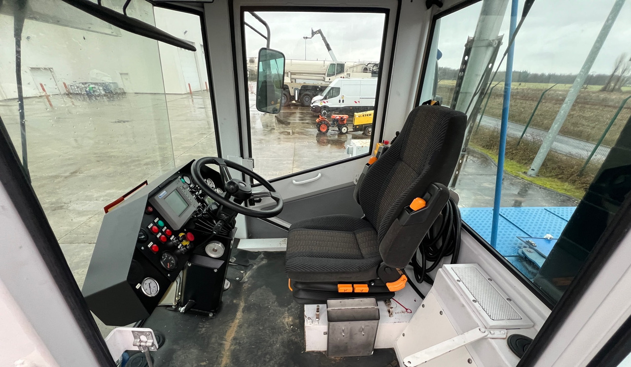 Terminaltraktor NICOLAS ASM14.4-4.1 terminal tractor 8x2x8 / 200 MTH: das Bild 7