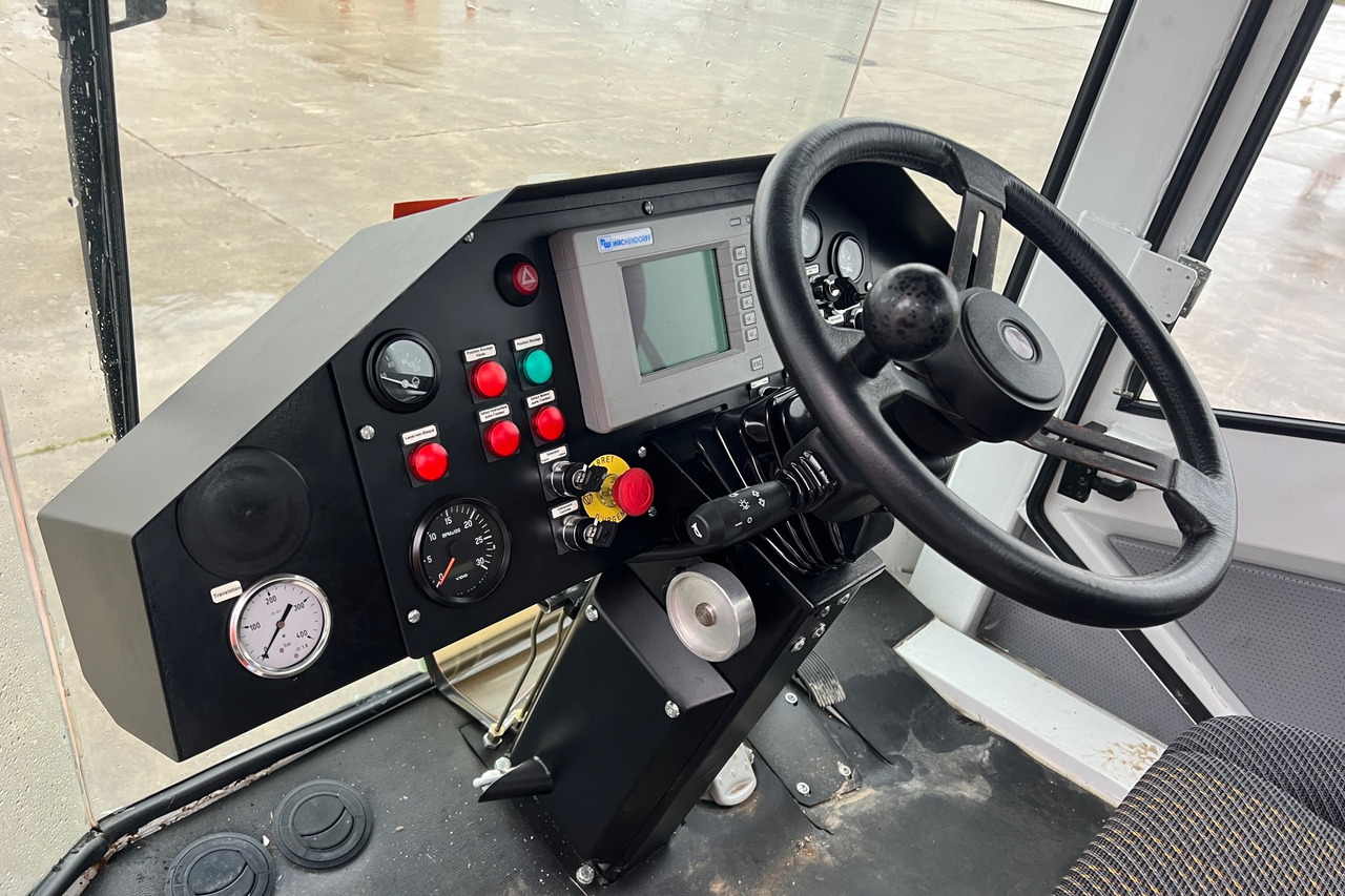 Terminaltraktor NICOLAS ASM14.4-4.1 terminal tractor 8x2x8 / 200 MTH: das Bild 8