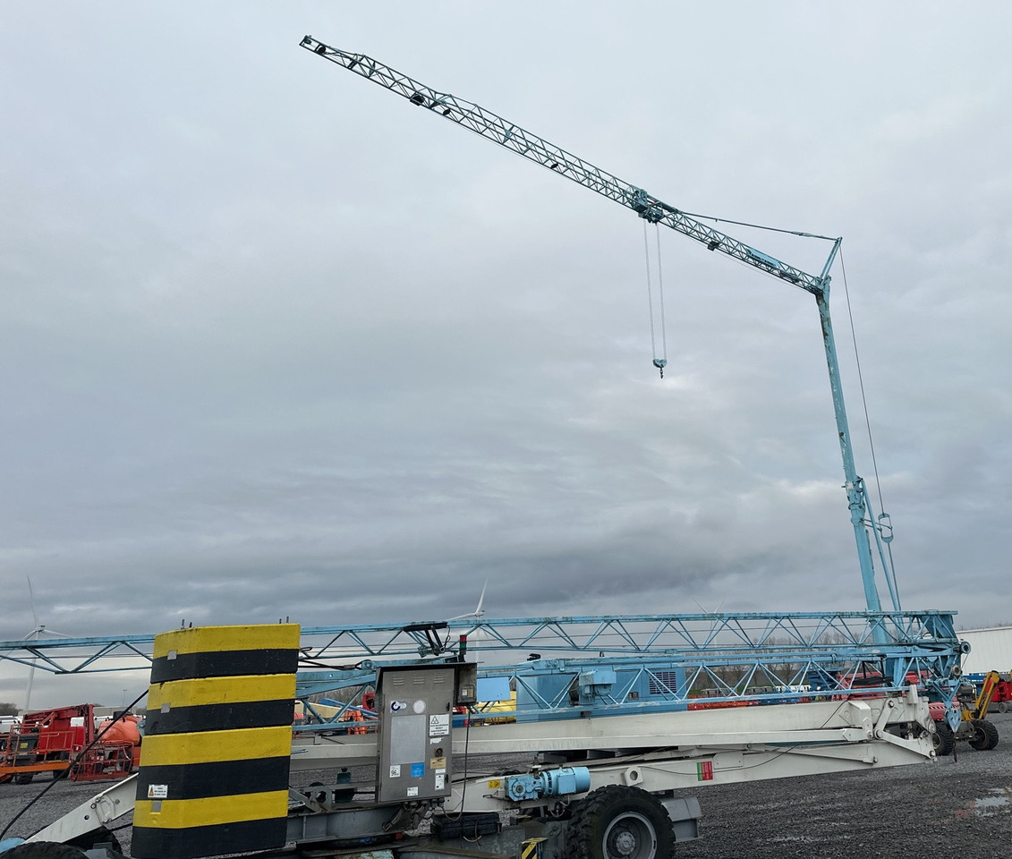 POTAIN IGO32 Tri/A Mobile self-erecting tower crane / 4400 MTH! - Turmkran: das Bild 3 POTAIN IGO32 Tri/A Mobile self-erecting tower crane / 4400 MTH! - Turmkran: das Bild 3